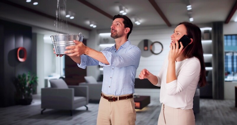 Emergency Leak Damage Water Leak Or Flood From Ceiling
