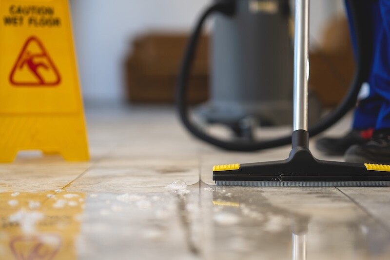Clean Water Damage Commercial water Damage